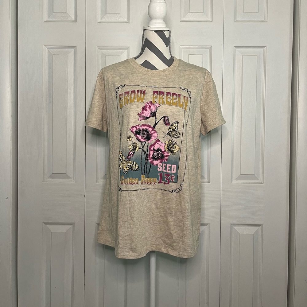 ❗️Closet Clear Out❗️Maurices Floral Butterfly Top